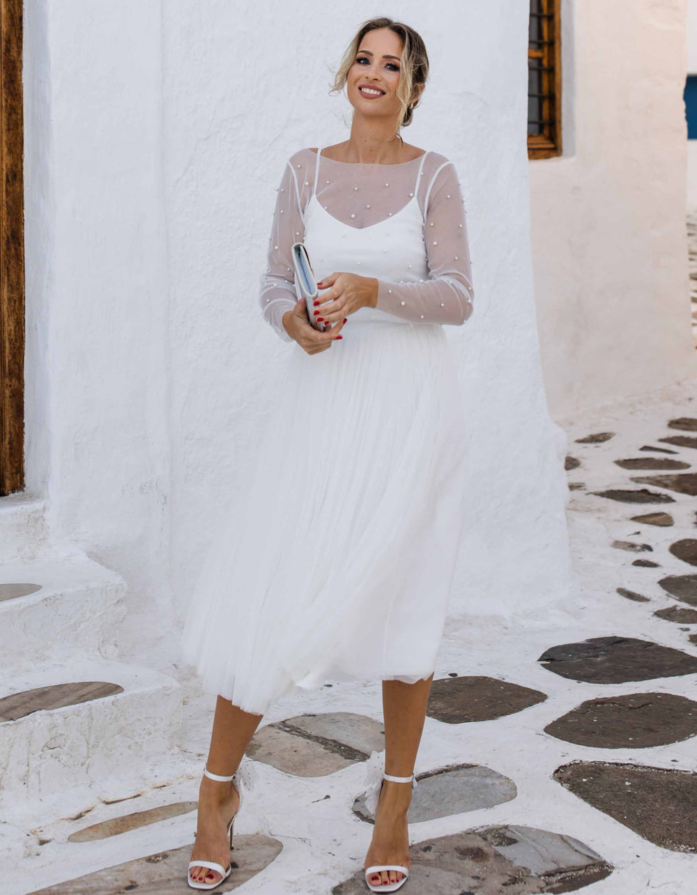 andcompliments_online_shop_brautmode_tulle_skirt_tuellrock_tuell_braut_hochzeit_online_shoppen_crop_top_croptop_perlen_pearls_brautoberteil_mit perlen_alternative brautkleid_online shoppen_made in europe