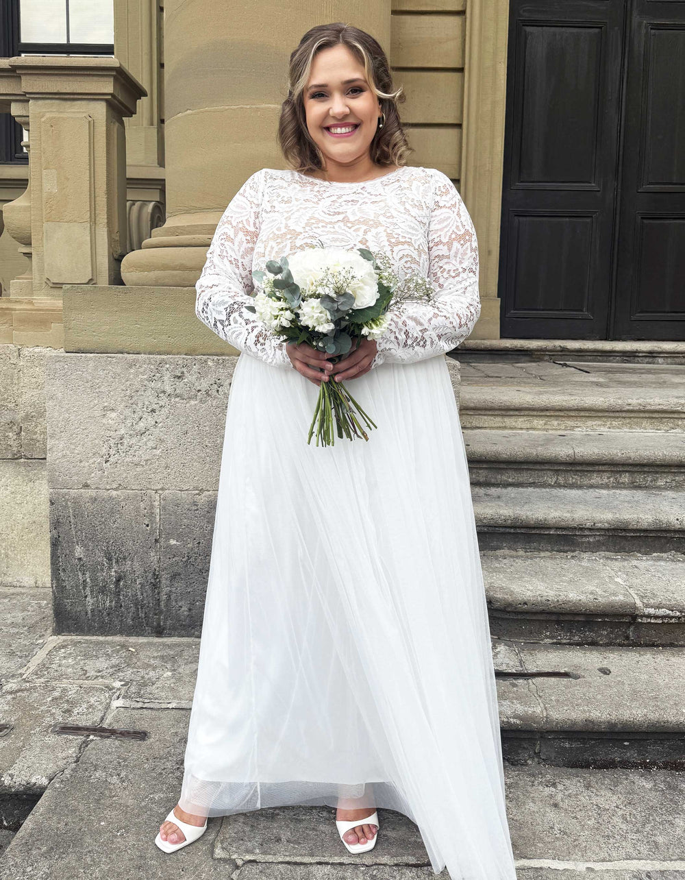 andcompliments_online_shop_brautmode_tulle_skirt_tuellrock_tuell_braut_hochzeit_online_shoppen_gordes_spitzenoberteil_made in europe_europa_große größen_curvy