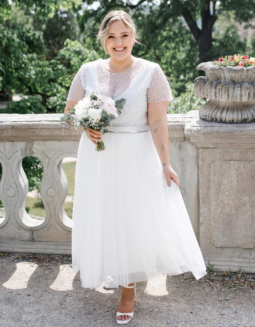 andcompliments_online_shop_brautmode_tulle_skirt_tuellrock_tuell_braut_hochzeit_online_shoppen_grasse_halbarm_silber_halb-2