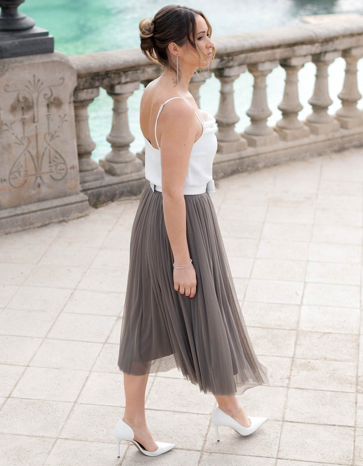 andcompliments_online_shop_brautmode_tulle_skirt_tuellrock_tuell_braut_hochzeit_online_shoppen_jan_kulke_alt_nude_soft_powder_midi_taupe-5_eaa5abe0-82f3-436b-bf8f-6d948f5b165a