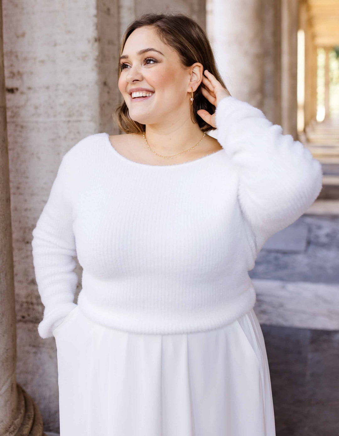 andcompliments_strick_pullover_kuschel_cashmere_wolle_wifey_braut_jga_hochzeit_andcompliments_constant_love_brautmode_online_shop_pullover_rueckenausschnitt_zum_wenden_rueckenfrei