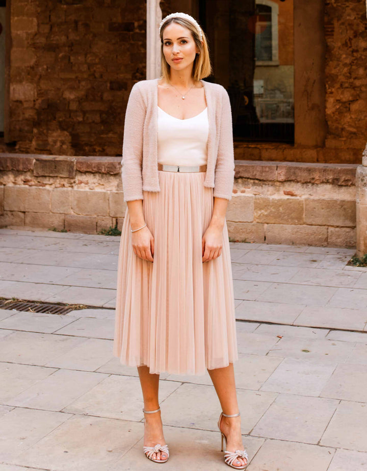 andcompliments_strick_pullover_kuschel_cashmere_wolle_wifey_braut_jga_hochzeit_andcompliments_constant_love_brautmode_online_shop_tuellrock_weiss-strickjacke-bolero-beige-blush-1