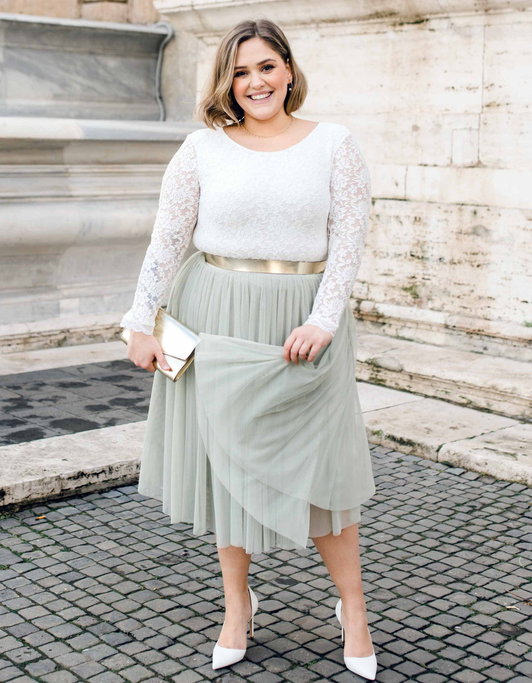 Analyzing image     constant_love_online_shop_braut_hochzeit_andcompliments_berlin_team_braut_tuellrock_tuell_rock_spitze_spitzenoberteil_brautkleid_kleid_langarm_tüllrock_salbei_grün_rock