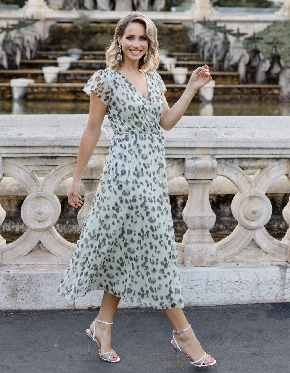 constant_love_online_shop_braut_hochzeit_andcompliments_berlin_team_braut_tuellrock_tuell_rock_spitze_spitzenoberteil_brautkleid_kleid_langarm_aermel_standesamt_wickel