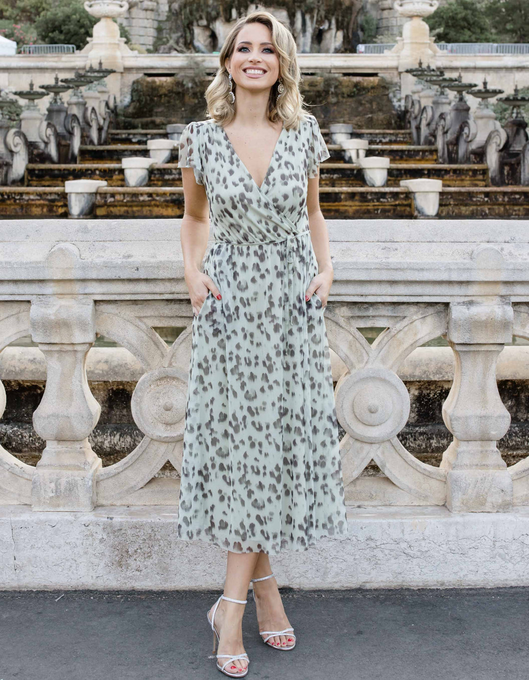 constant_love_online_shop_braut_hochzeit_andcompliments_berlin_team_braut_tuellrock_tuell_rock_spitze_spitzenoberteil_brautkleid_kleid_langarm_aermel_standesamt_wickel