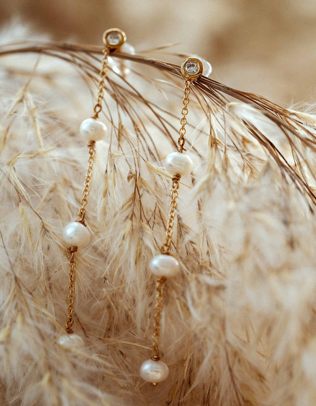 constant_love_tuellrock_hochzeit_gast_standesamt_brautjungfern_weiss_mix_and_match_goldschmuck_set_silber_brautschmuck_brautohrringe_kette_armband_schlicht_perlen_steine