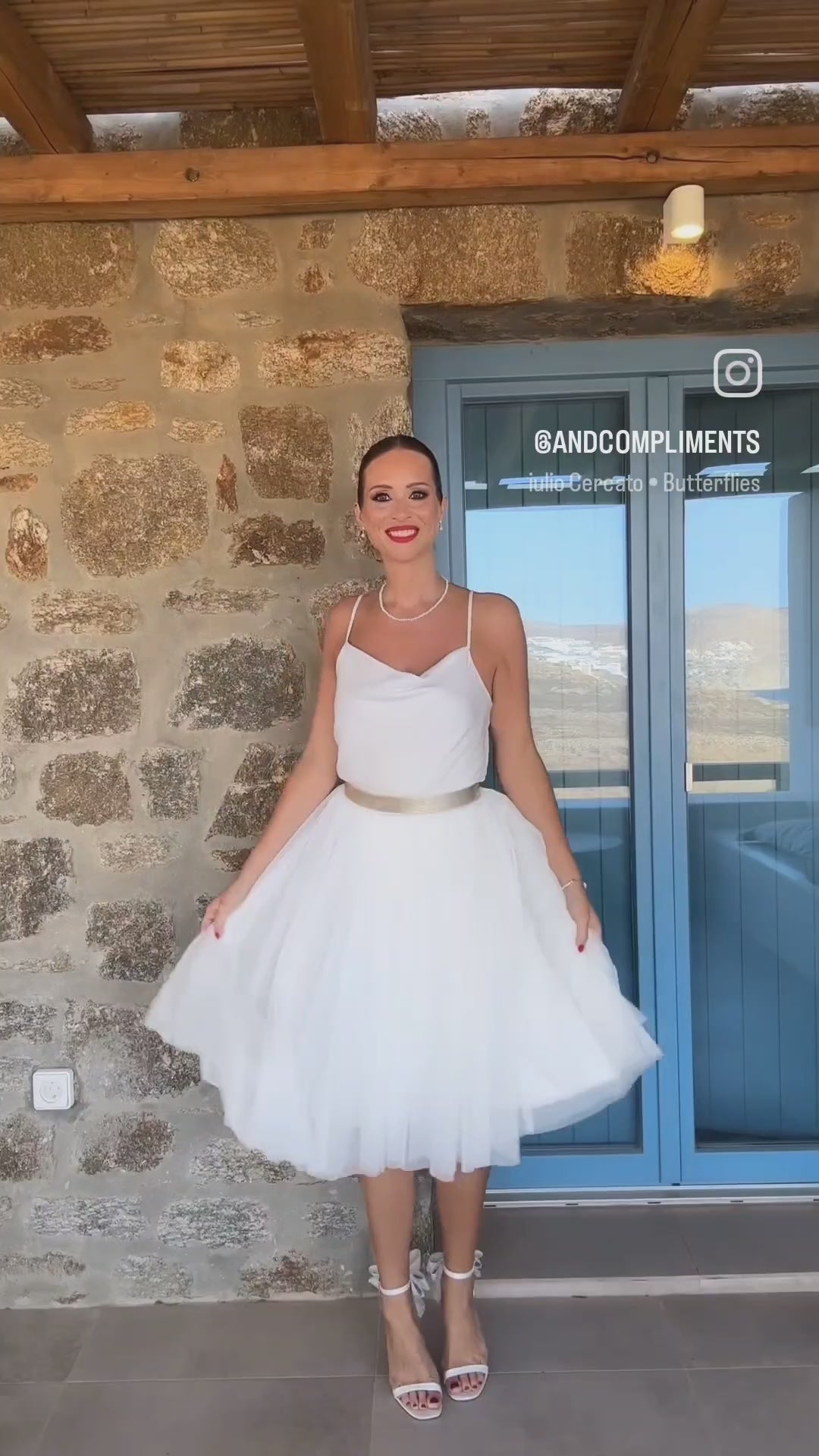 CONSTANT LOVE Wasserfall Satin Braut Body Weiß mit feinen Trägern