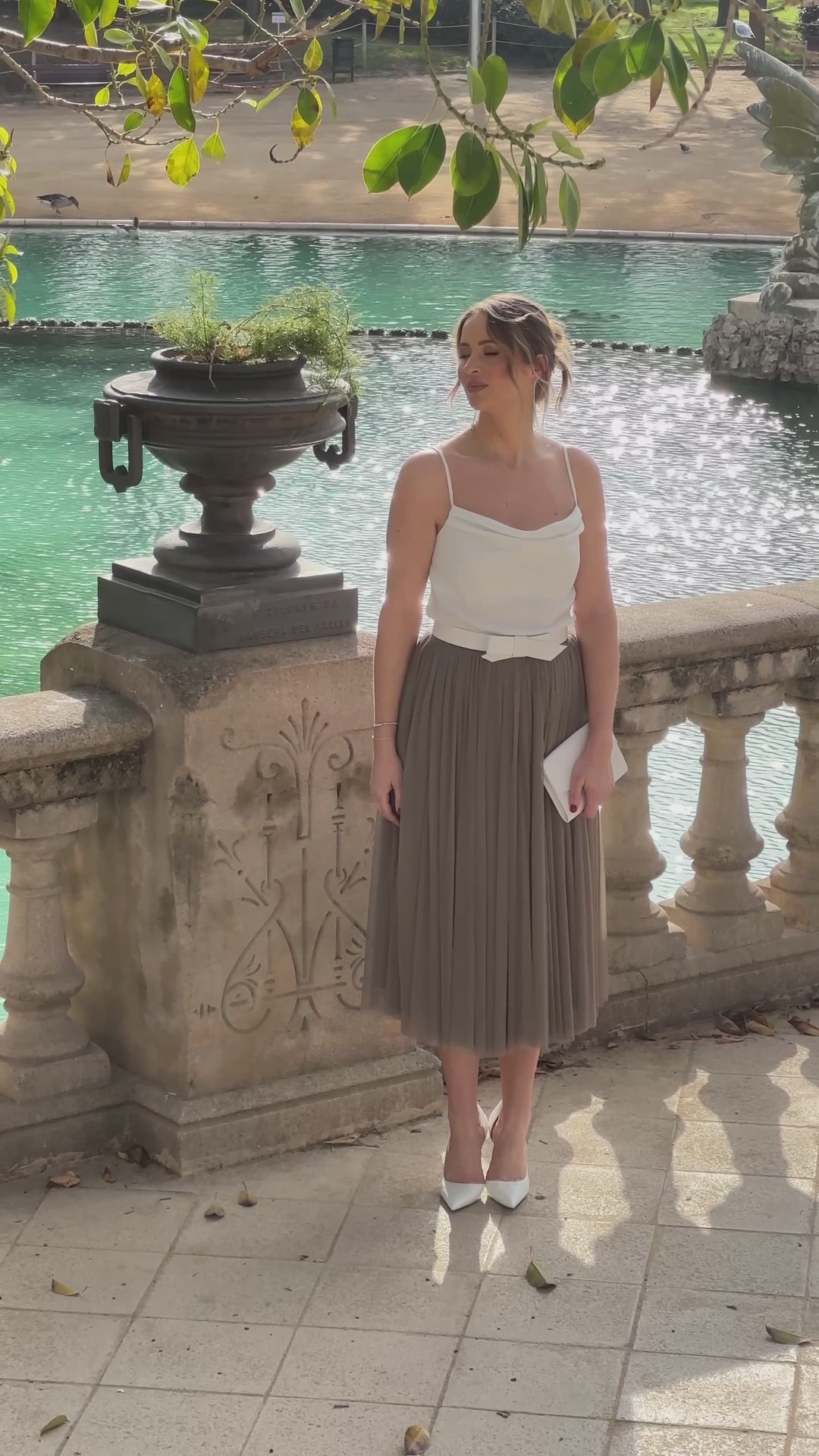 andcompliments_online_shop_brautmode_tulle_skirt_tuellrock_tuell_braut_hochzeit_online_shoppen_midi_taupe_braun_nude_beige_schoko_pantone_mocha_mousse_171230