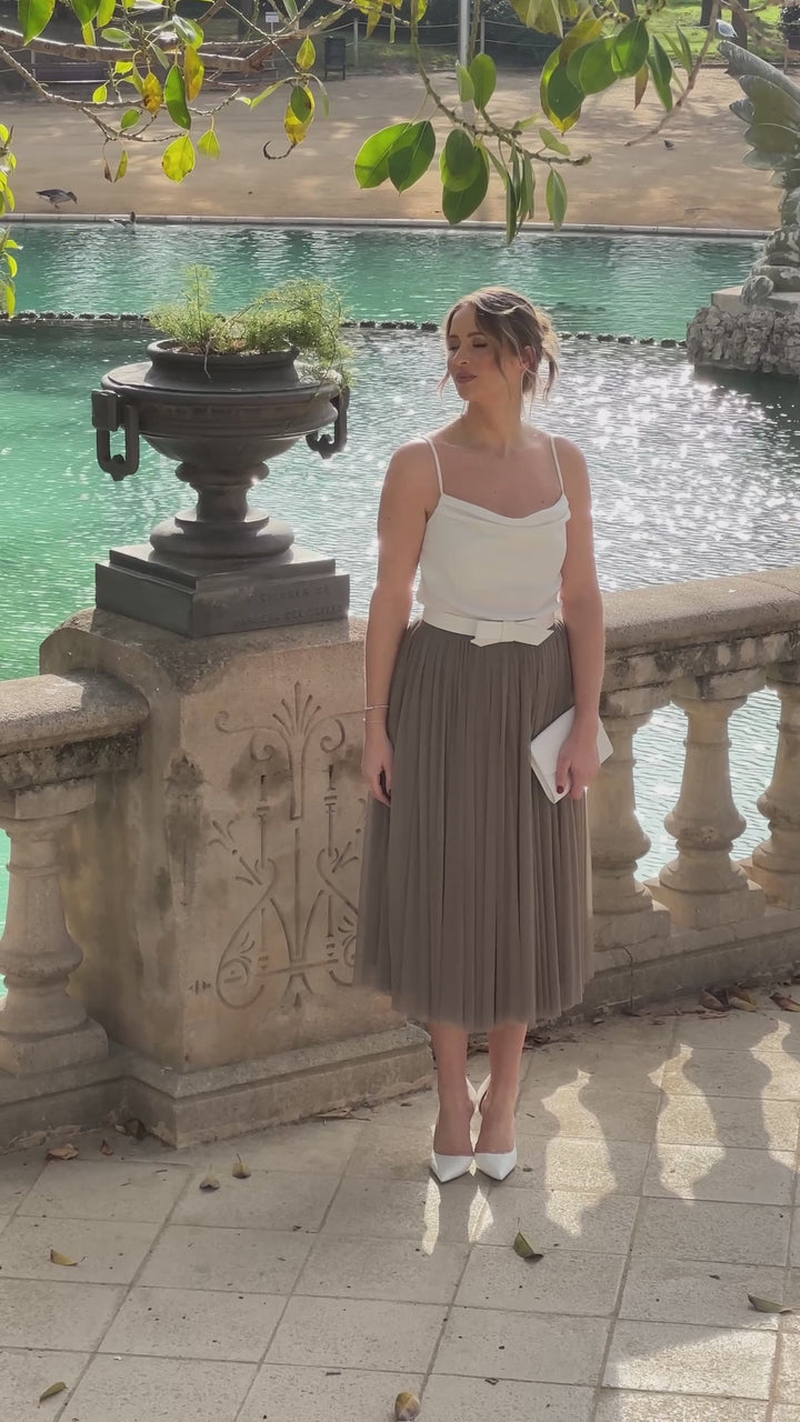 andcompliments_online_shop_brautmode_tulle_skirt_tuellrock_tuell_braut_hochzeit_online_shoppen_midi_taupe_braun_nude_beige_schoko_pantone_mocha_mousse_171230