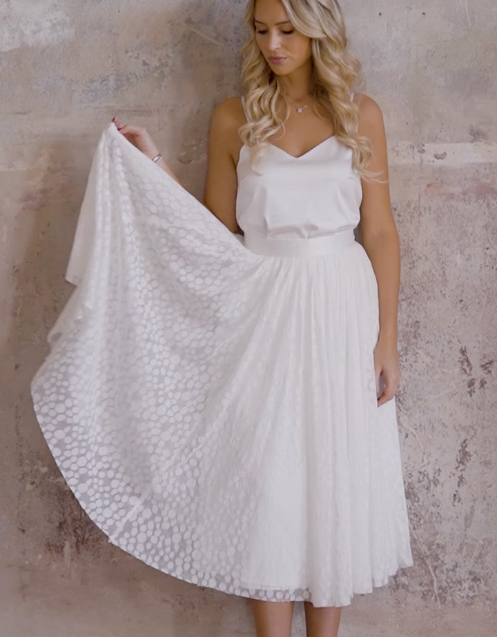 andcompliments_online_shop_brautmode_tulle_skirt_tullrock_tull_braut_hochzeit_online_shoppen_weiss_dot_muster_spitze_midi