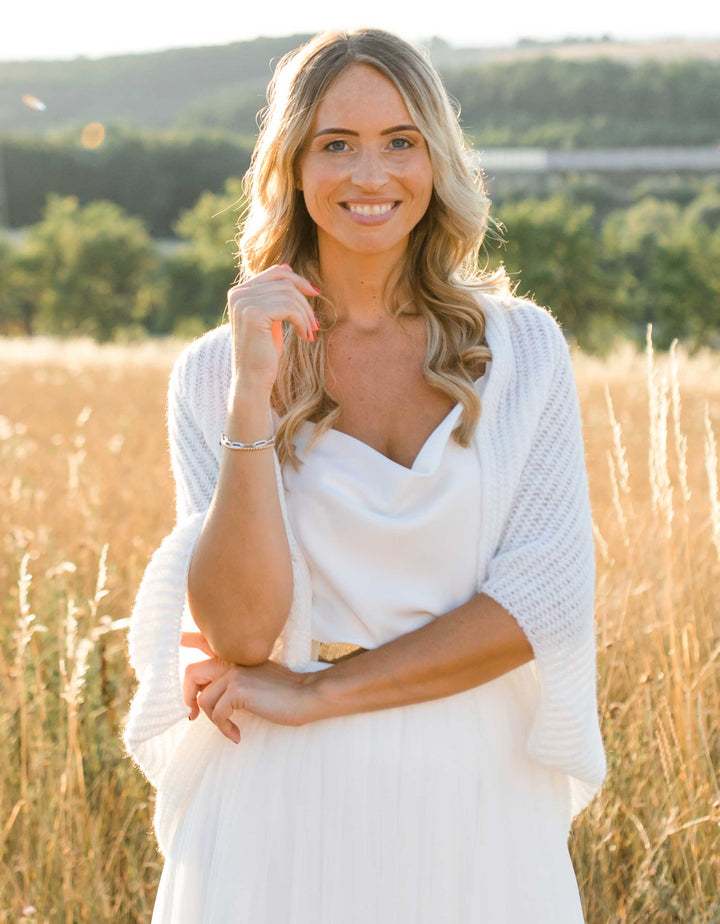 CONSTANT LOVE Wasserfall Satin Braut Body Weiß mit feinen Trägern