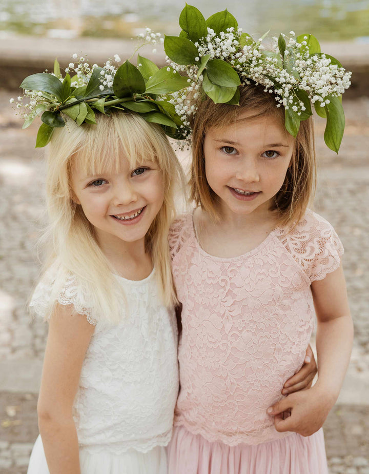 constant_love_online_shop_braut_hochzeit_andcompliments_berlin_standesamt_boho_spitze_blumen_maedchen_taufe_kommunion_kinder_maedchen_kleid_tuellrock_tuell_kleid_spitze-softrose_mädchen_kommunion_kleid_prinzessin_bequem_made_in_europe