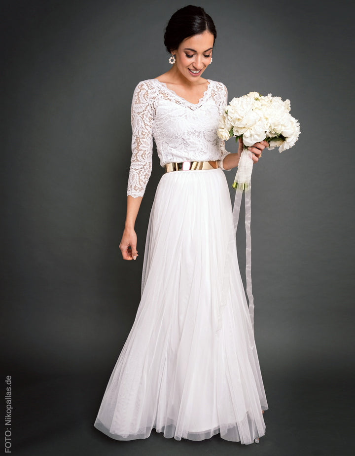 spitzenoberteil_rom_constant_love_wie_kombiniere_ich_einen_tüllrock_outfit_mit_tüllrock_stretch_pullover_standesamt_braut_mode_online_shop