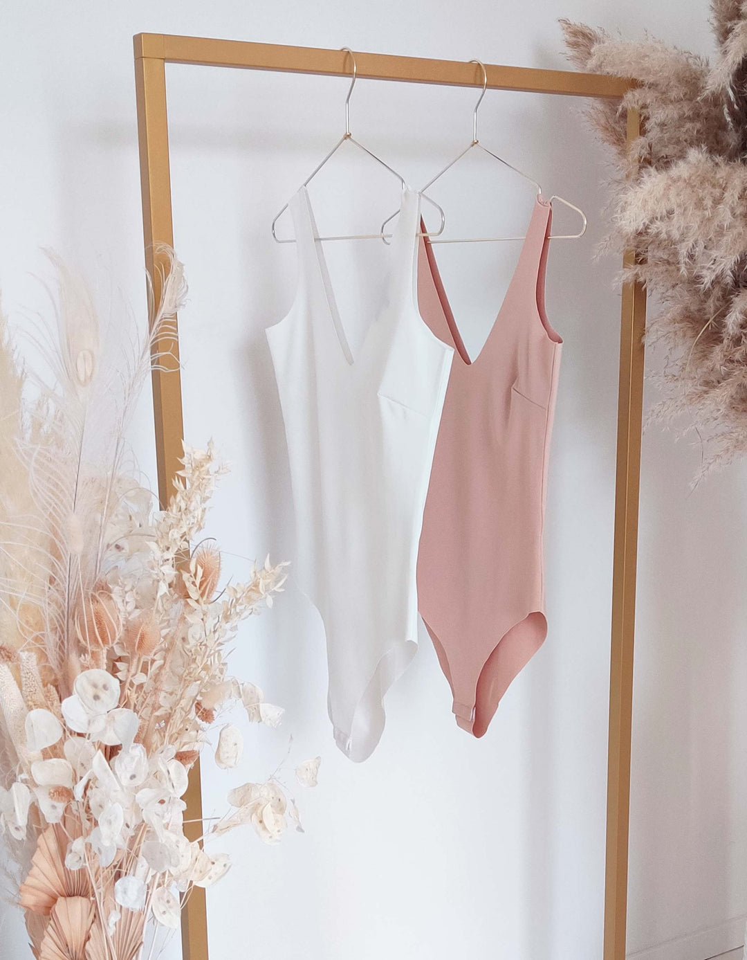 constant_love_online_shop_braut_hochzeit_andcompliments_berlin_team_braut_tullrock_tull_rock_spitze_spitzenoberteil_brautkleid_kleid_langarm_armel_standesamt_boho_spitze_body_basic_unterwäsche_braut_shapewear