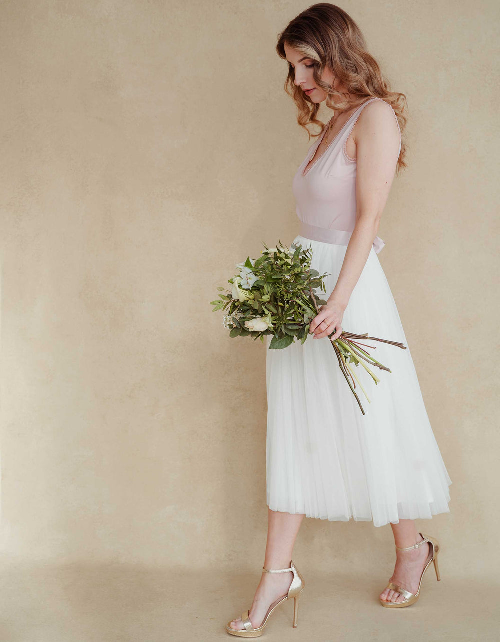 constant_love_online_shop_braut_hochzeit_andcompliments_berlin_team_braut_tullrock_tull_rock_spitze_spitzenoberteil_brautkleid_kleid_langarm_armel_standesamt_boho_spitze_body_basic_brautjungfern_outfit_hochzeitsgast