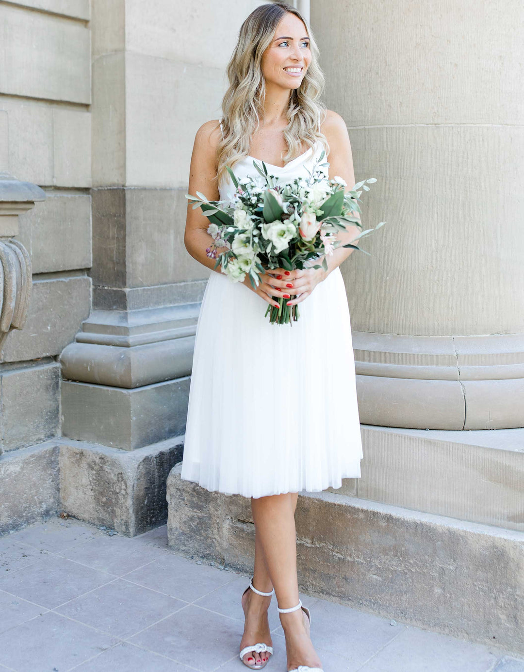 constant_love_online_shop_braut_hochzeit_andcompliments_berlin_tuellrock_tuell_rock_brautkleid_kleid_standesamt_body_clean_satin_Sommer_herbst_winter_hochzeit_wassefall_spaghetti