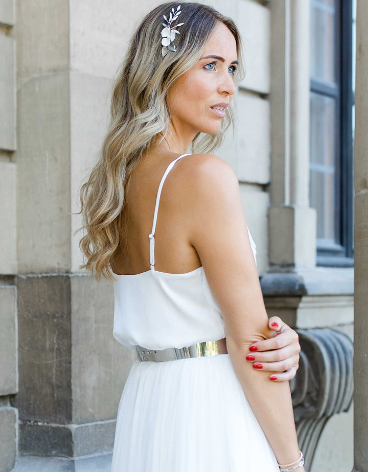 constant_love_online_shop_braut_hochzeit_andcompliments_berlin_tuellrock_tuell_rock_brautkleid_kleid_standesamt_body_clean_satin_Sommer_herbst_winter_hochzeit_wassefall_spaghetti