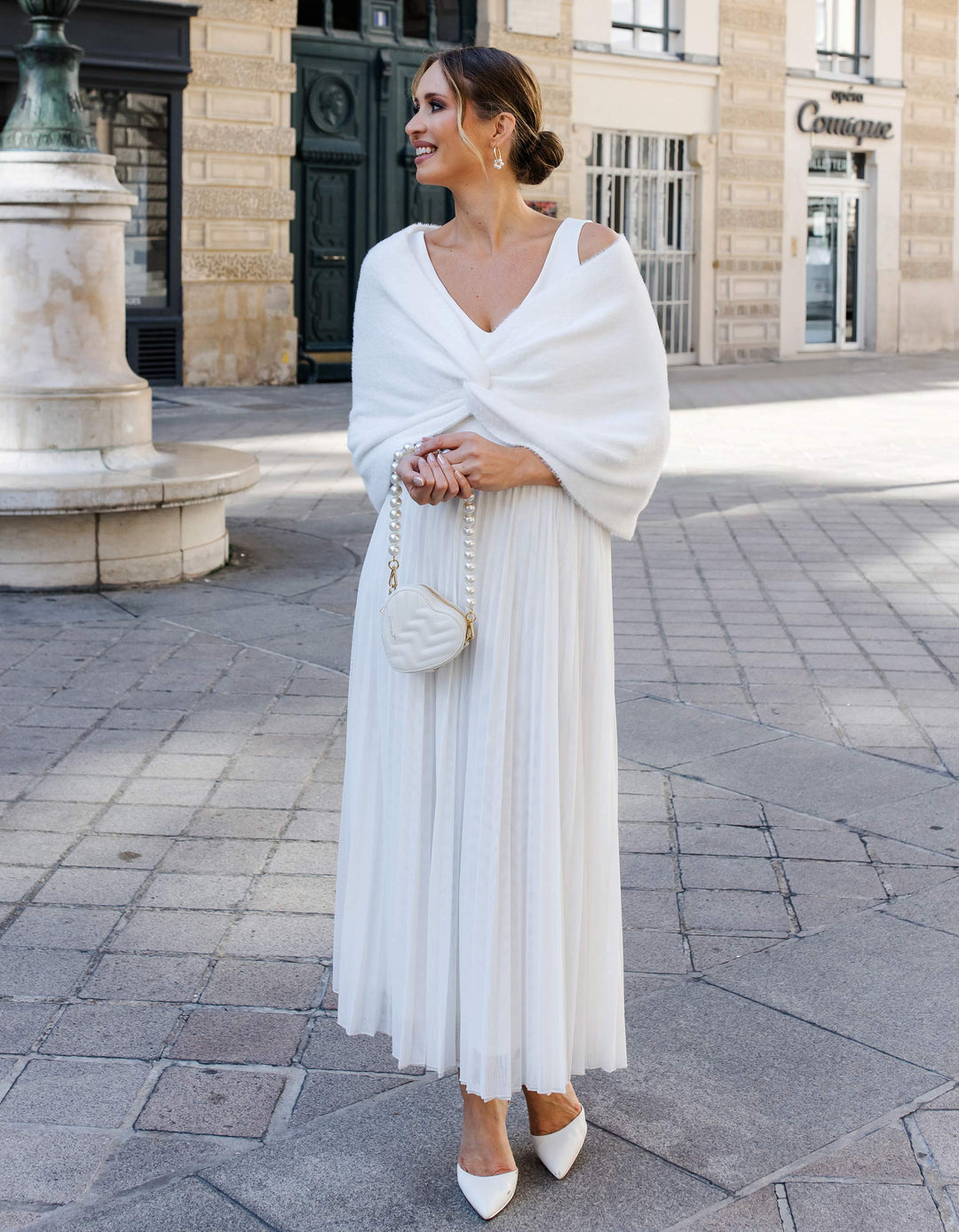 andcompliments_braut_hochzeit_andcompliments_constant_love_brautmode_online_shop_tuellrock_tuell_rock_strick_stola_grobstrick_was-trage-ich-zum-Brautkleid-im-Herbst_winter_stola-2