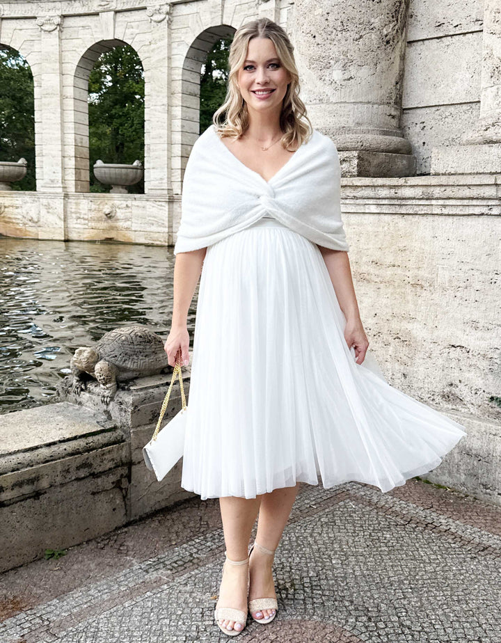 andcompliments_braut_hochzeit_andcompliments_constant_love_brautmode_online_shop_tuellrock_tuell_rock_strick_stola_grobstrick_was-trage-ich-zum-Brautkleid-im-Herbst_winter_stola_umsta
