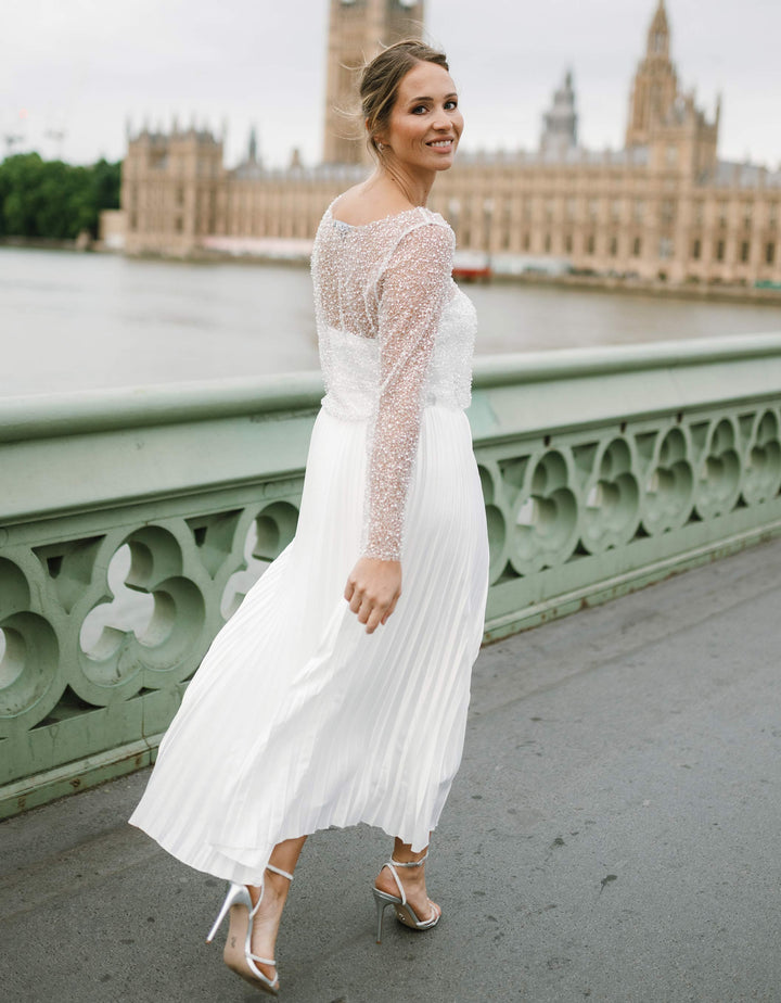 constant_love_online_shop_braut_hochzeit_andcompliments_berlin_team_braut_tuellrock_tuell_rock_spitze_spitzenoberteil_halbarm_rom_wave_langarm_aermel_standesamt_boho_spitze_tournay-6