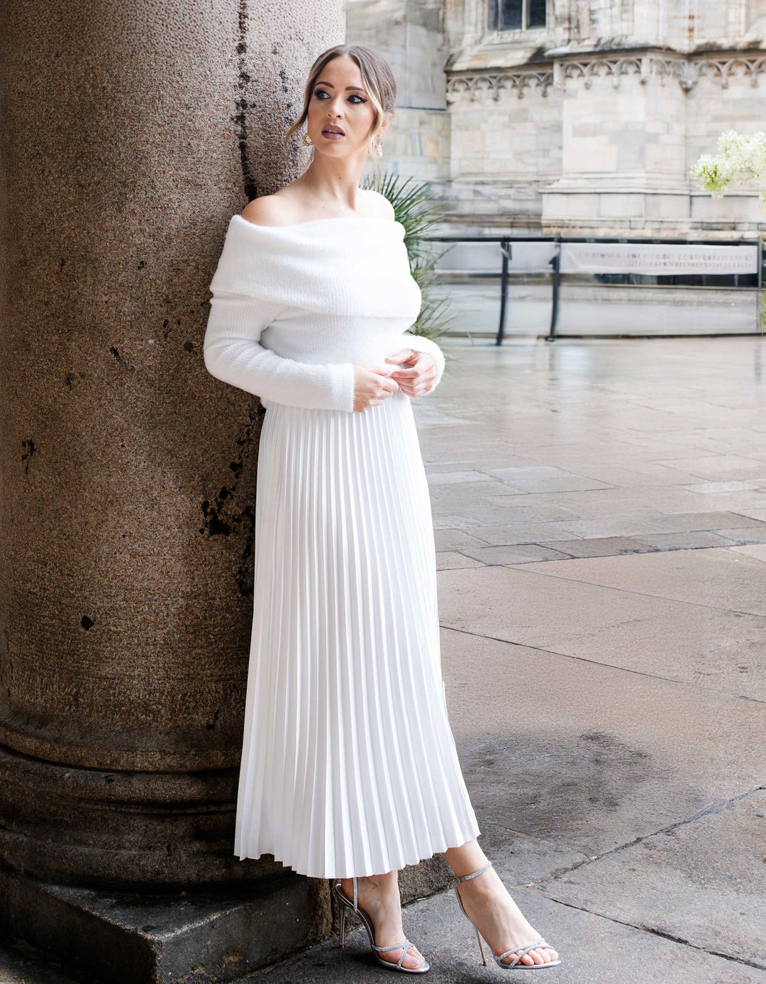 andcompliments_online_shop_brautmode_paillettenrock_skirt_sequins-skirt_braut_hochzeit_online_shoppen_sophie-brand_outfit_crepes_chiffon_satin_midi_plissee_falten_weiss