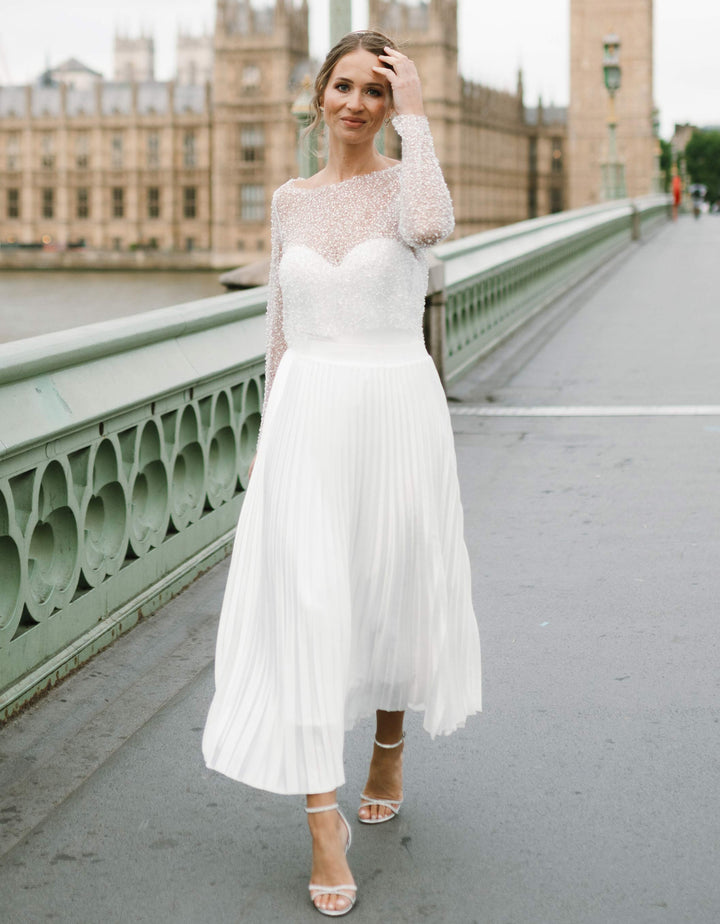 constant_love_online_shop_braut_hochzeit_andcompliments_berlin_team_braut_tuellrock_tuell_rock_spitze_spitzenoberteil_halbarm_rom_wave_langarm_aermel_standesamt_boho_spitze_tournay-6