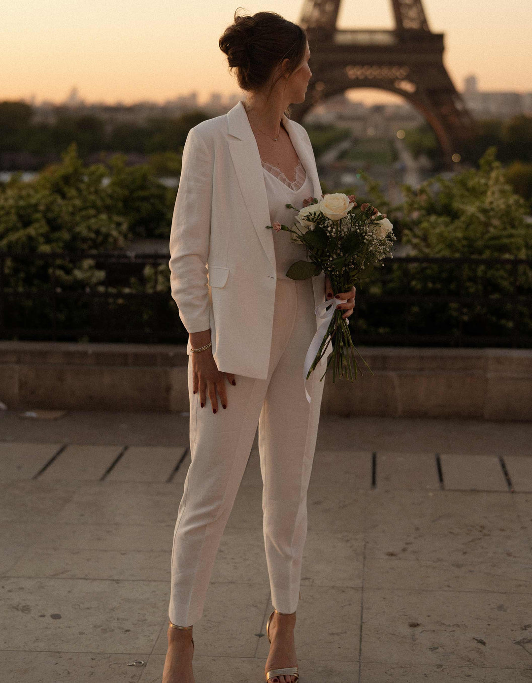 andcompliments_online_shop_brautmode_paillettenrock_skirt_sequins-skirt_braut_hochzeit_online_shoppen_sophie-brand_overall_hose_jumpsuit_anzug_braut_blazer_hose_weiss-6