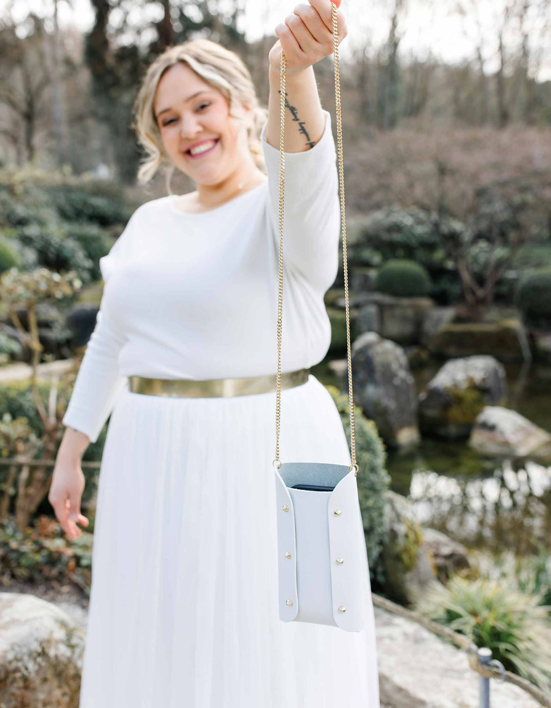 andcompliments_online_shop_brautmode_tulle_skirt_tuellrock_tuell_braut_hochzeit_online_shoppen_brautkleid_44_46_48_50_52_XXL_3XL_4XL_handytasche-3