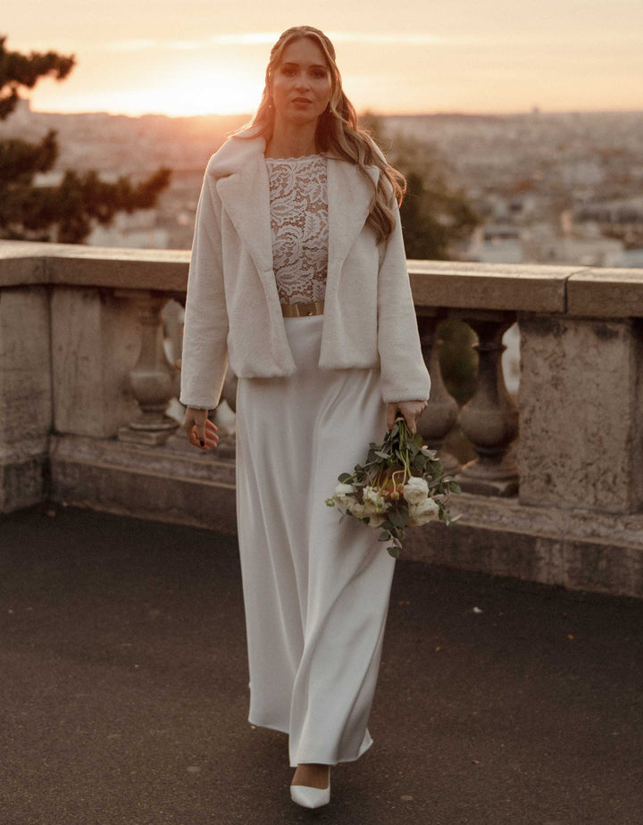 andcompliments_online_shop_brautmode_tulle_skirt_tuellrock_tuell_braut_hochzeit_online_shoppen_crop_top_langarm_spitze_braut_satinrock_trends_2026_Hochzeit_Standesamt Looks