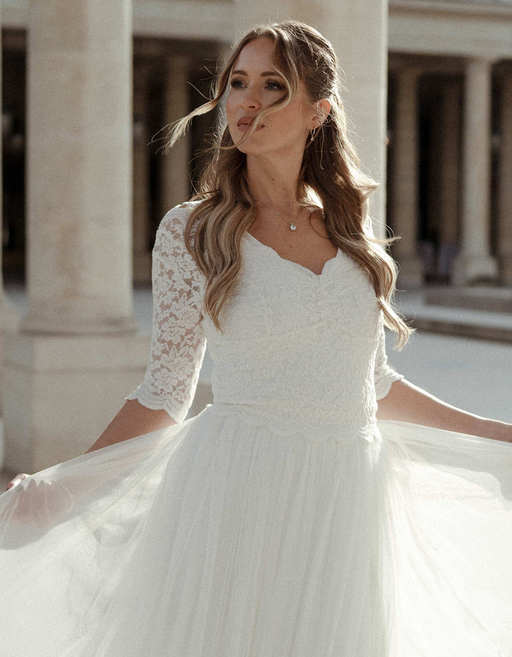 andcompliments_online_shop_brautmode_tulle_skirt_tuellrock_tuell_braut_hochzeit_online_shoppen_crop_top_langarm_spitze_oberteil_braut_alternative_Brautkleid_was zieht man zum Standesamt an_Brautoutfit