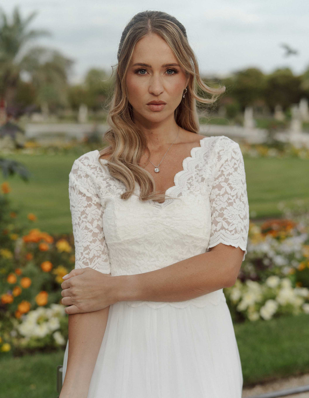 andcompliments_online_shop_brautmode_tulle_skirt_tuellrock_tuell_braut_hochzeit_online_shoppen_crop_top_langarm_spitze_oberteil_braut-10