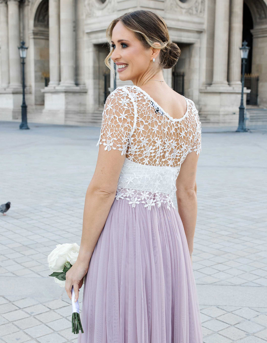 andcompliments_online_shop_brautmode_tulle_skirt_tuellrock_tuell_braut_hochzeit_online_shoppen_crop_top_langarm_spitze_oberteil_braut_halbarm_alternative_Brautkleid_Standesamt_Outfit_was ziehe ich zum Standesamt an