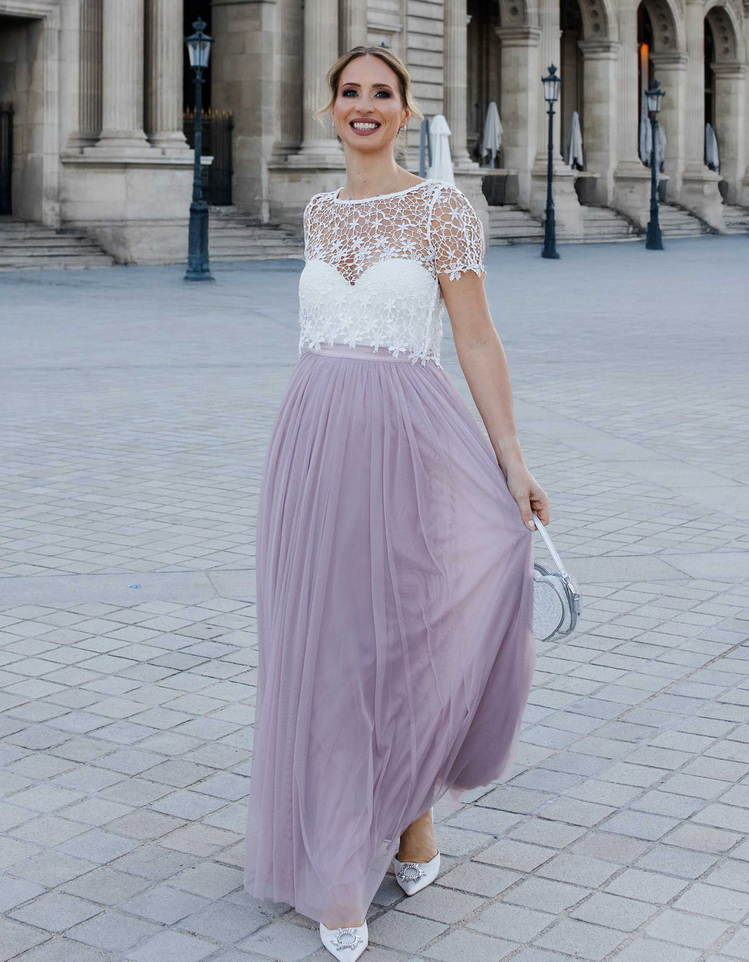 andcompliments_online_shop_brautmode_tulle_skirt_tuellrock_tuell_braut_hochzeit_online_shoppen_crop_top_langarm_spitze_oberteil_braut_halbarm_alternative_Brautkleid_Standesamt_Outfit_was ziehe ich zum Standesamt an