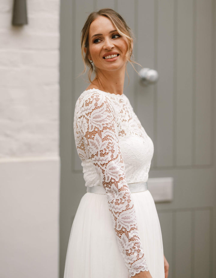 andcompliments_online_shop_brautmode_tulle_skirt_tuellrock_tuell_braut_hochzeit_online_shoppen_crop_top_langarm_spitze_oberteil_braut_london