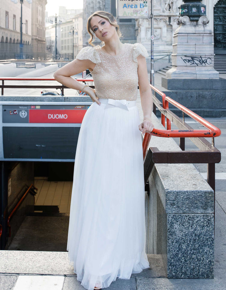 andcompliments_online_shop_brautmode_tulle_skirt_tuellrock_tuell_braut_hochzeit_online_shoppen_crop_top_pailletten-gold-cubsleeve-4