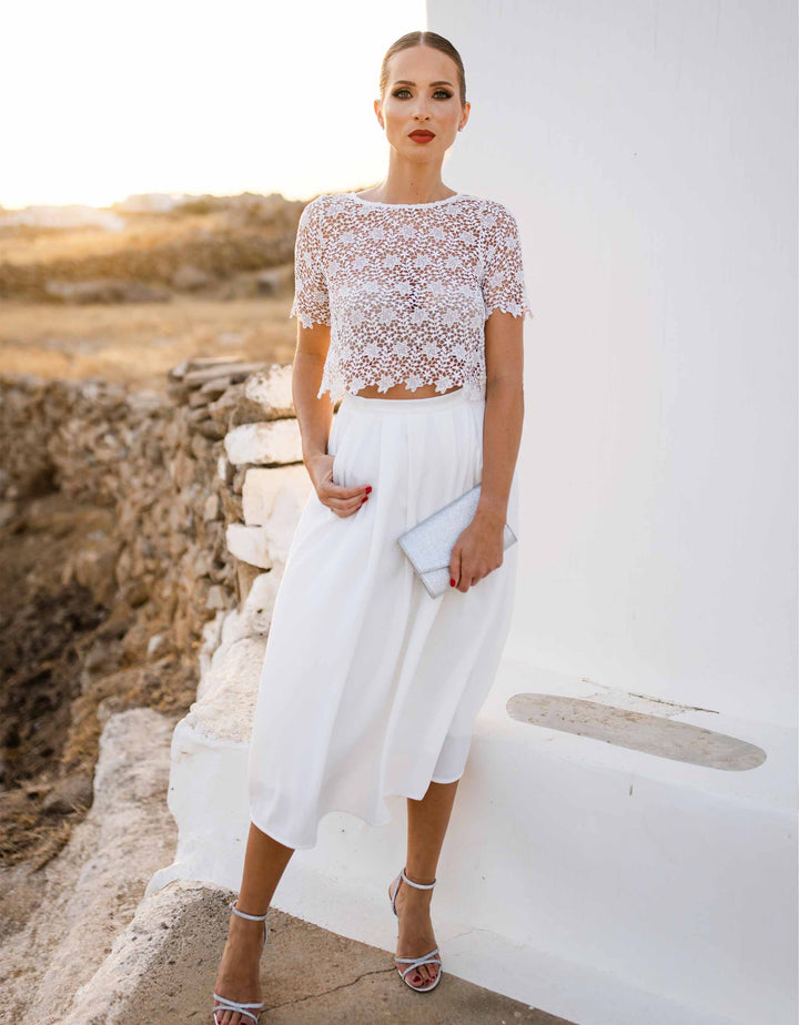 andcompliments_online_shop_brautmode_paillettenrock_skirt_sequins-skirt_braut_hochzeit_online_shoppen_sophie-brand_nude_soft_powder_gold_weihnachten_outfit_crepes_chiffon_satin_midi