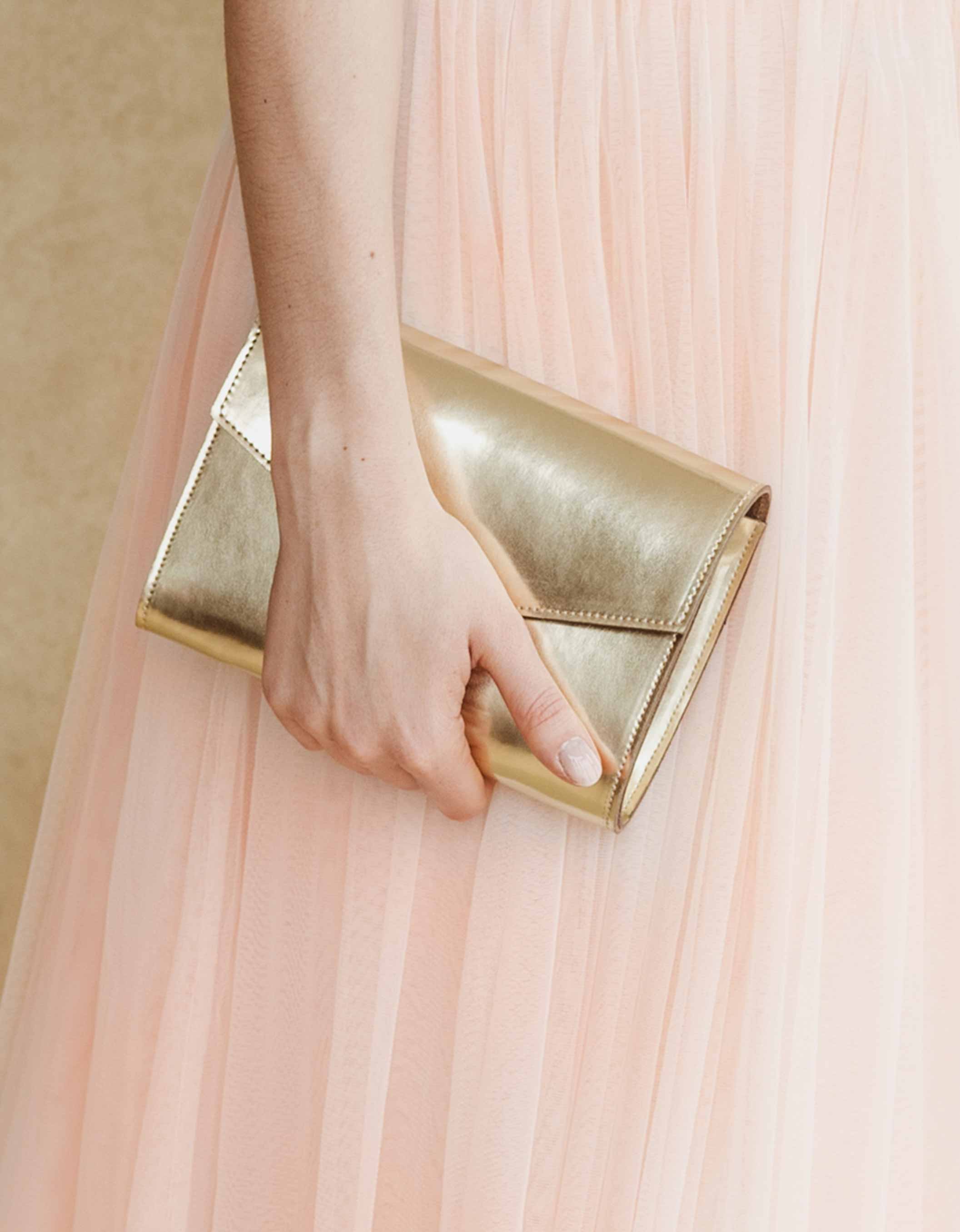 Constant Love Clutch Shiny Gold