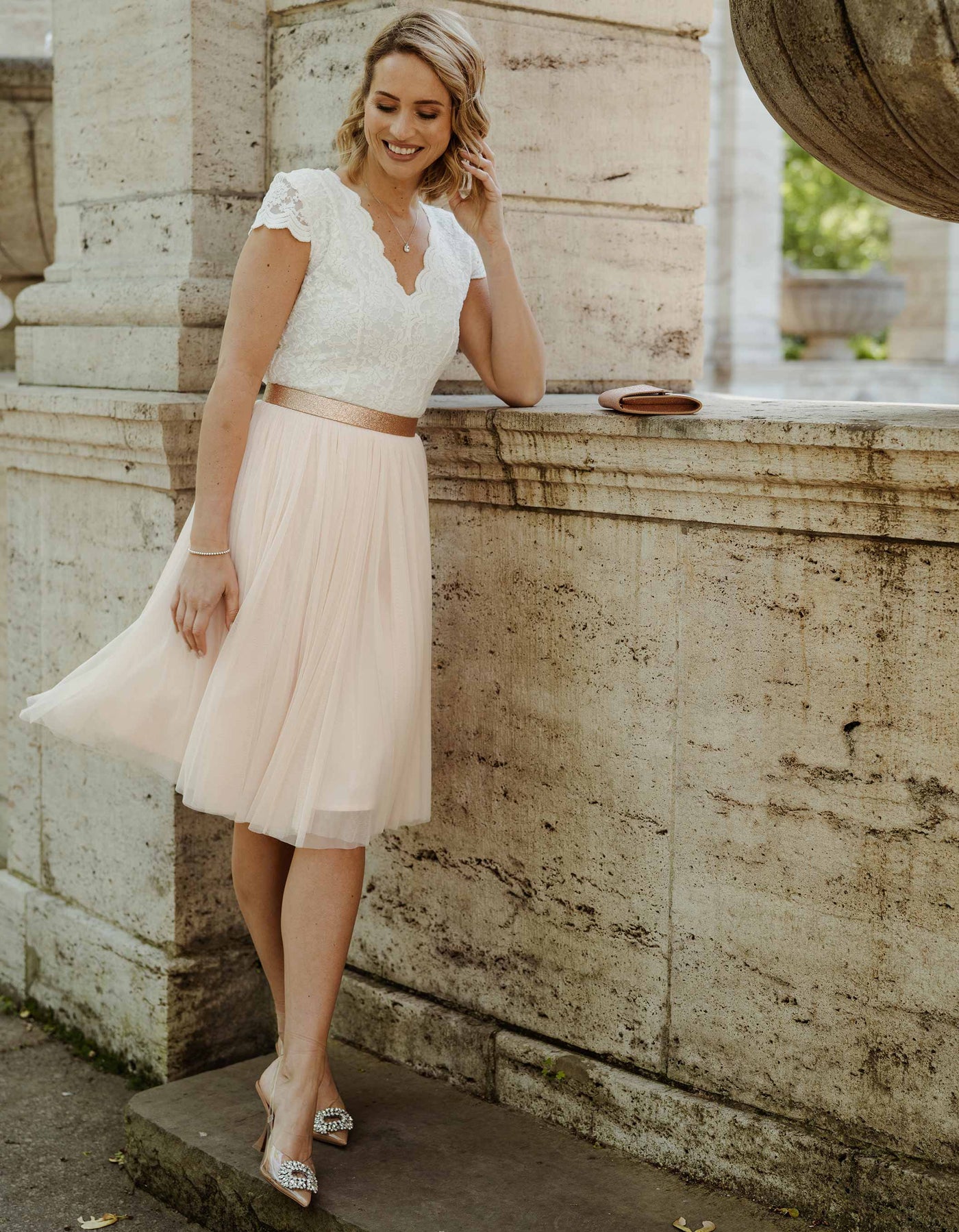 andcompliments_online_shop_brautmode_tulle_skirt_tuellrock_tuell_braut_hochzeit_online_shoppen_peach_blush_hochzeitsgast_kurz