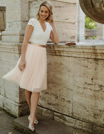 andcompliments_online_shop_brautmode_tulle_skirt_tuellrock_tuell_braut_hochzeit_online_shoppen_peach_blush_hochzeitsgast_kurz