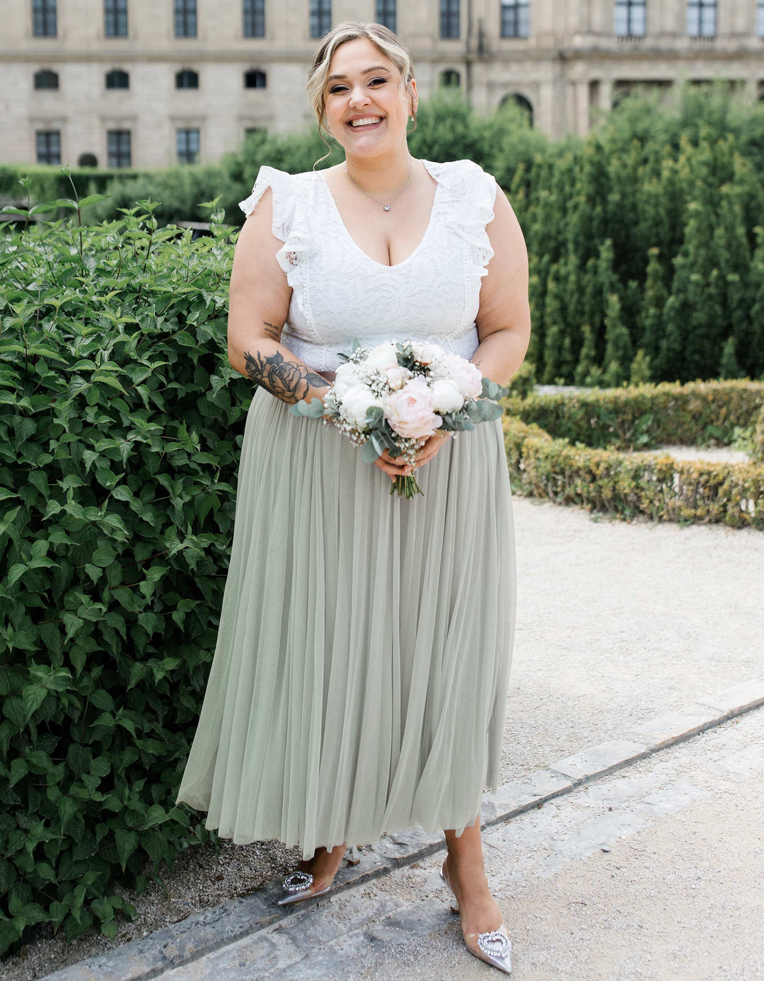 andcompliments_online_shop_brautmode_tulle_skirt_tuellrock_tuell_braut_hochzeit_online_shoppen_salbei_gruen_midi-a