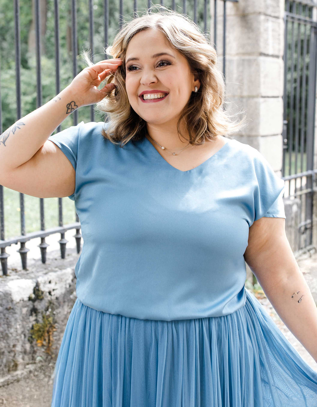 andcompliments_online_shop_brautmode_tulle_skirt_tuellrock_tuell_braut_hochzeit_online_shoppen_satin_oberteil_blau-2