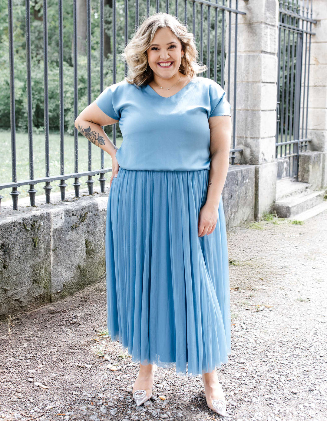 andcompliments_online_shop_brautmode_tulle_skirt_tuellrock_tuell_braut_hochzeit_online_shoppen_satin_oberteil_blau-2