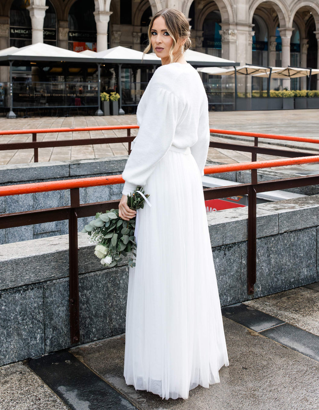 andcompliments_strick_pullover_kuschel_cashmere_wolle_wifey_braut_jga_hochzeit_andcompliments_constant_love_brautmode_online_shop_tuellrock_pulli_pullover_v-ausschnitt_wickel_keulenae