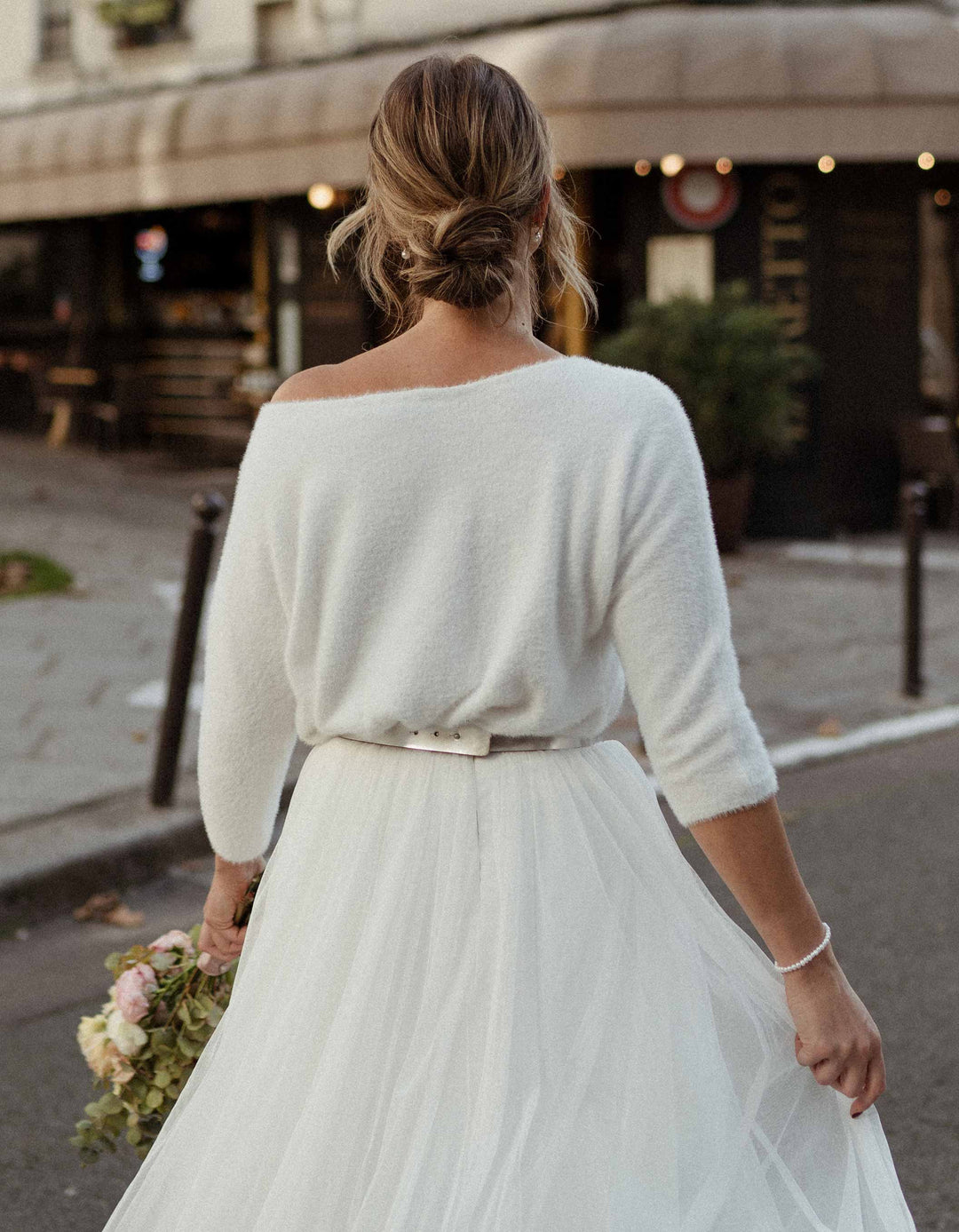 andcompliments_strick_pullover_kuschel_cashmere_wolle_wifey_braut_jga_hochzeit_andcompliments_constant_love_brautmode_online_shop_tuellrock_weiss-calais-15_a78297f0-f366-4896-925b-3b46d44efd98
