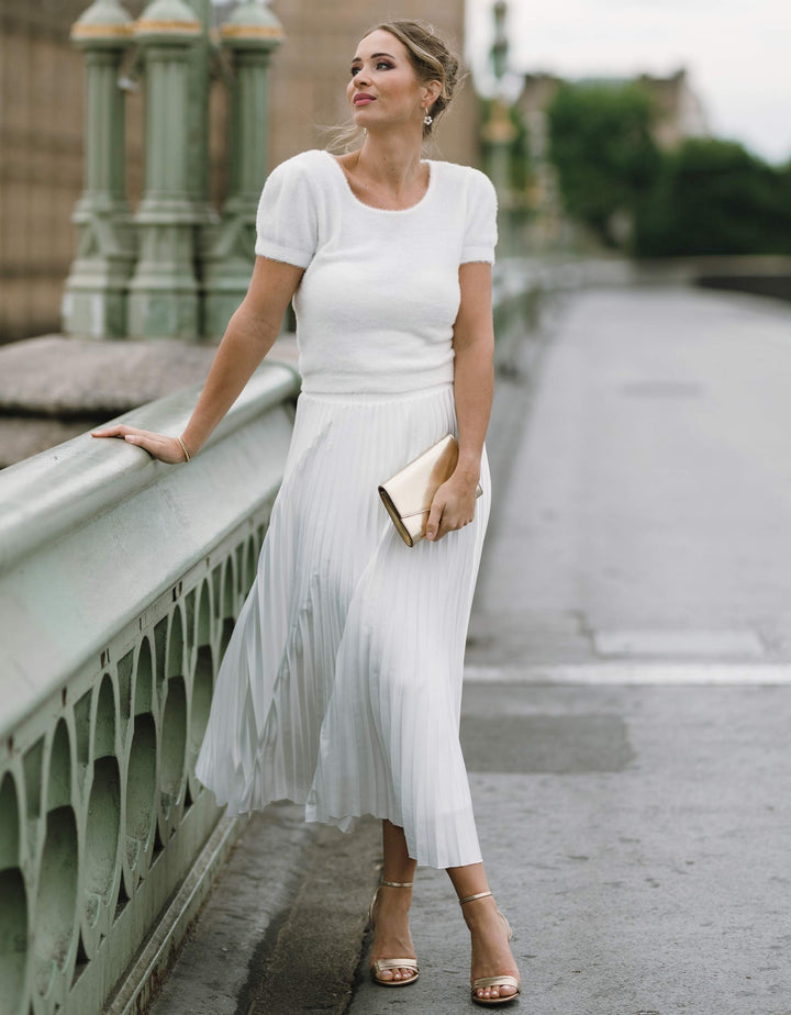 andcompliments_strick_pullover_kuschel_cashmere_wolle_wifey_braut_jga_hochzeit_andcompliments_constant_love_brautmode_online_shop_tuellrock_weiss-lille-kurzarm-5