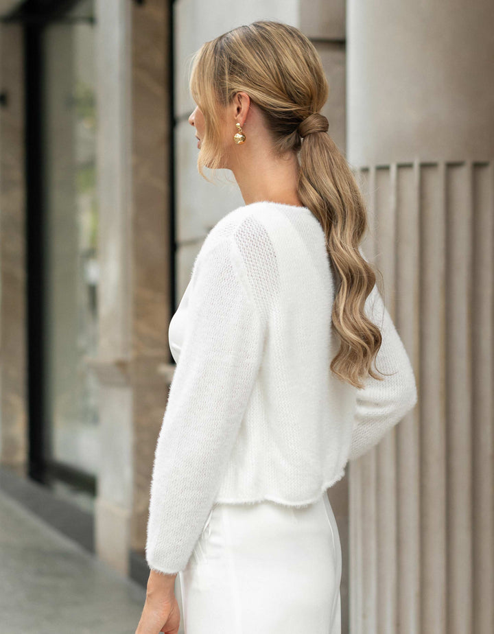 andcompliments_strick_pullover_kuschel_cashmere_wolle_wifey_braut_jga_hochzeit_andcompliments_constant_love_brautmode_online_shop_tuellrock_weiss-strickjacke-bolero-brest-2a