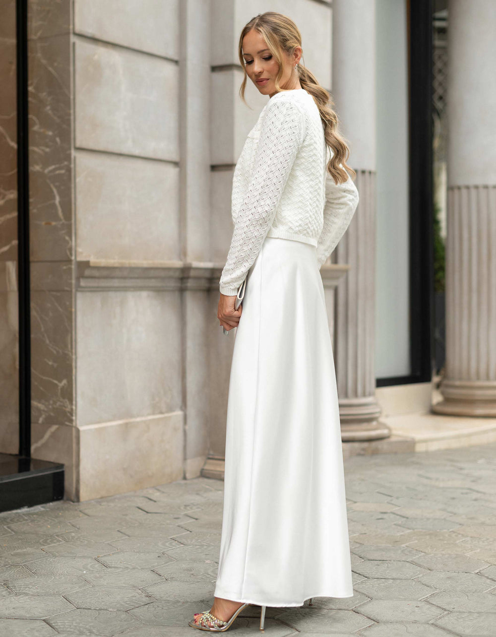 andcompliments_strick_pullover_kuschel_cashmere_wolle_wifey_braut_jga_hochzeit_andcompliments_constant_love_brautmode_online_shop_tuellrock_weiss
