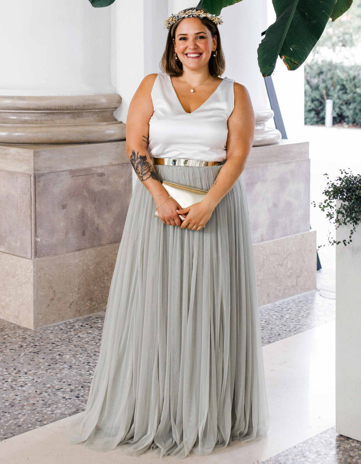 constant_love_online_shop_braut_hochzeit_andcompliments_berlin_braut_tuellrock_tuell_rock_spitze_spitzenoberteil_brautkleid_kleid_langarm_aermel_standesamt_plus_size_curvy_grosse