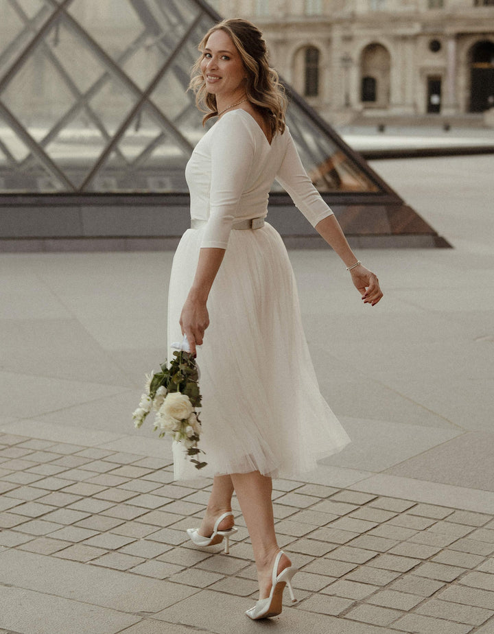 constant_love_online_shop_braut_hochzeit_andcompliments_berlin_team_braut_tuellrock_tuell_rock_spitze_spitzenoberteil_brautkleid_kleid_langarm_aermel_standesamt_boho_body_clean_gestre_d21e568f