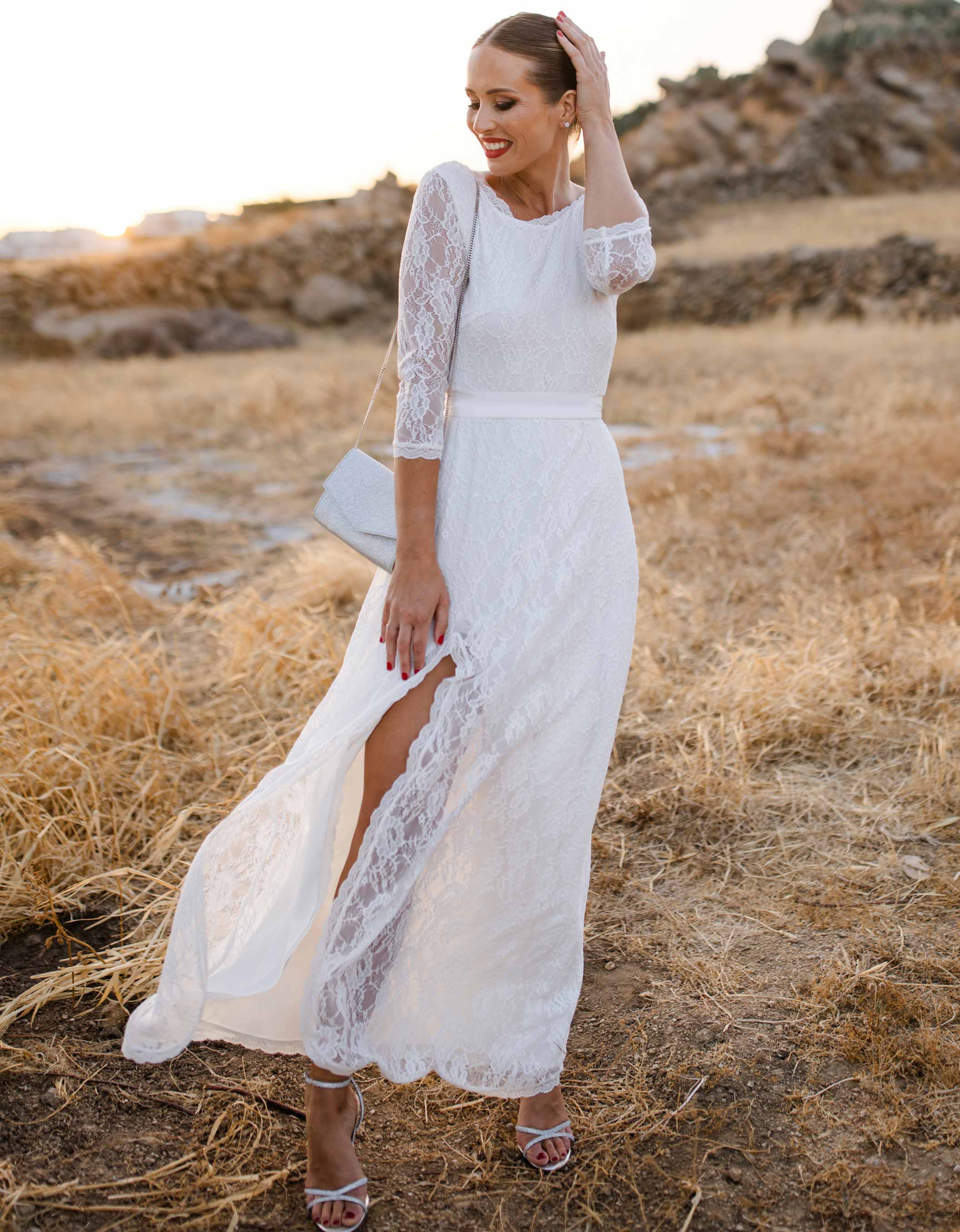 CONSTANT LOVE Boho Brautkleid mit Schlitz Spitzenkleid unter 300EUR www.andcompliments